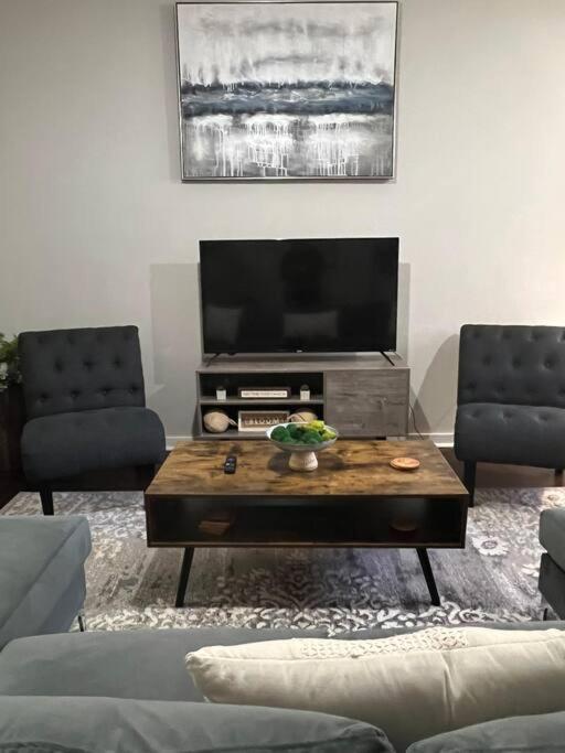 Townhouse In Uptown King Bed-Wi-Fi-Free Parking-Pool Leilighet Charlotte Eksteriør bilde