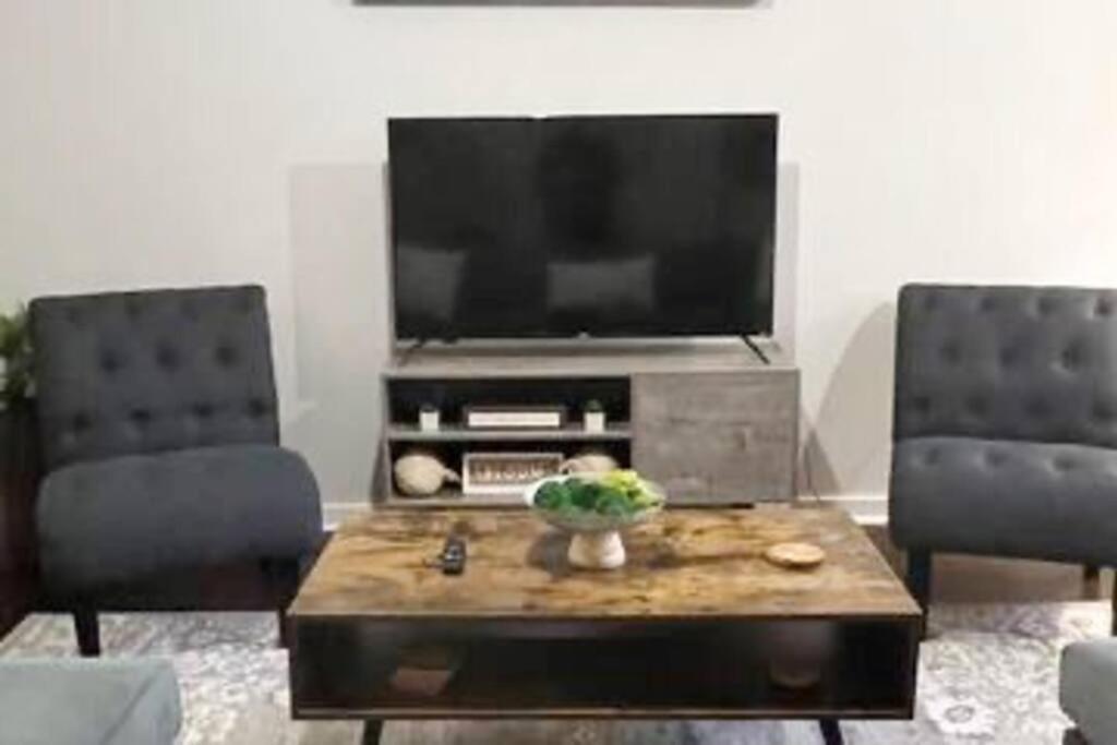 Townhouse In Uptown King Bed-Wi-Fi-Free Parking-Pool Leilighet Charlotte Eksteriør bilde