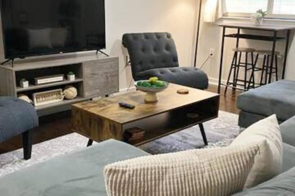 Townhouse In Uptown King Bed-Wi-Fi-Free Parking-Pool Leilighet Charlotte Eksteriør bilde