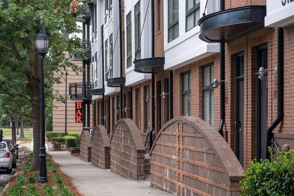 Townhouse In Uptown King Bed-Wi-Fi-Free Parking-Pool Leilighet Charlotte Eksteriør bilde