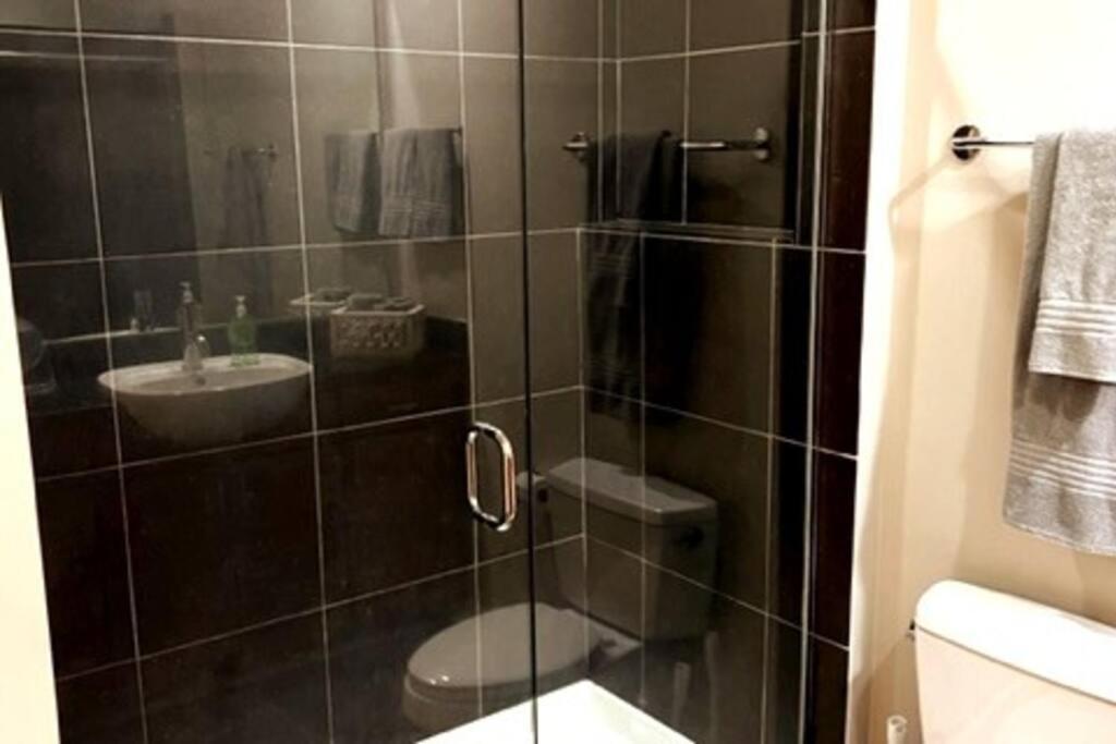 Townhouse In Uptown King Bed-Wi-Fi-Free Parking-Pool Leilighet Charlotte Eksteriør bilde